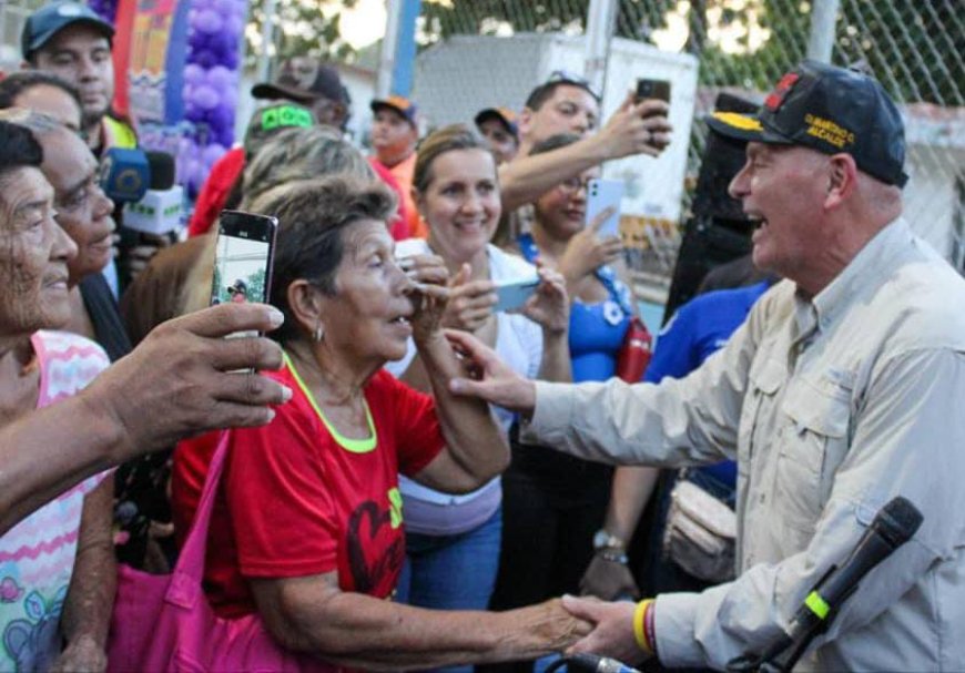 Alcalde Di Martino: "En Navidad debe prevalecer la paz, la unidad y el amor
