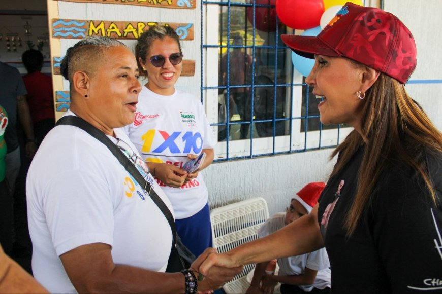 Ana Clara de Di Martino: Que la luz de la Navidad ilumine los hogares marabinos con paz y unión 