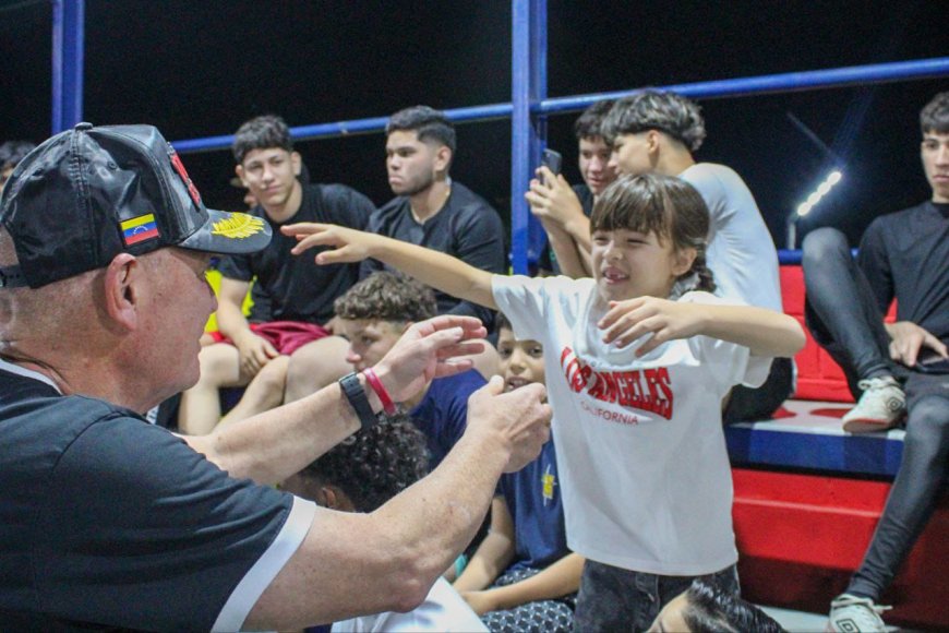 Plaza número 25 entregó Di Martino: La “Madrina Elia” de San Jacinto quedó como una uva