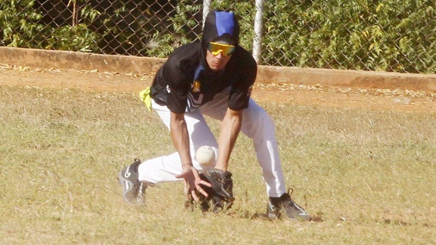 Periodistas y Amigos de la Disip definen el título del XXXIV Caimanazo Navideño de Softbol