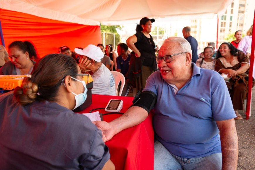 DI MARTINO gestionó 210 toneladas de alimentos, 100 mil familias atendidas y 26 mercados en 4 meses