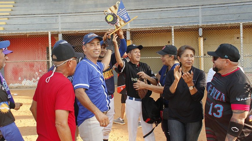 CAIMANAZO NAVIDEÑO: Con remontada, periodistas ganaron la Copa BravoSport y El Pepazo