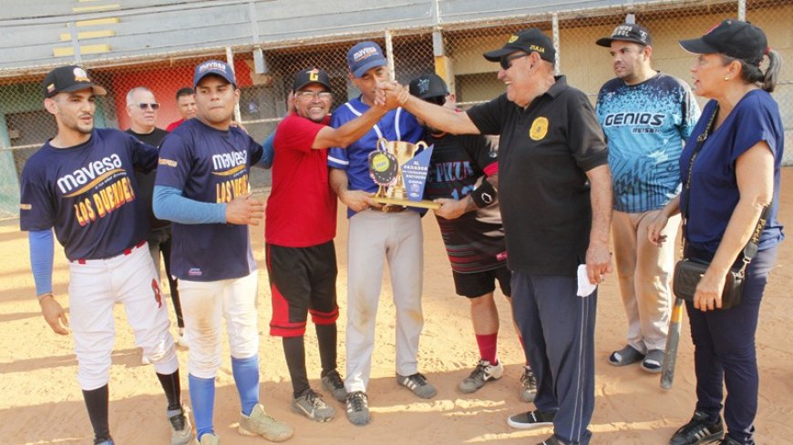 CAIMANAZO NAVIDEÑO: Con remontada, periodistas ganaron la Copa BravoSport y El Pepazo