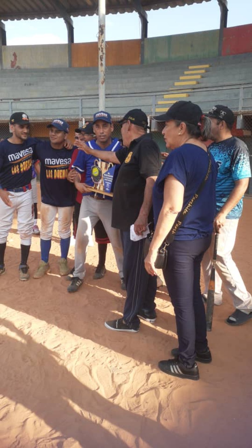 CAIMANAZO NAVIDEÑO: Con remontada, periodistas ganaron la Copa BravoSport y El Pepazo