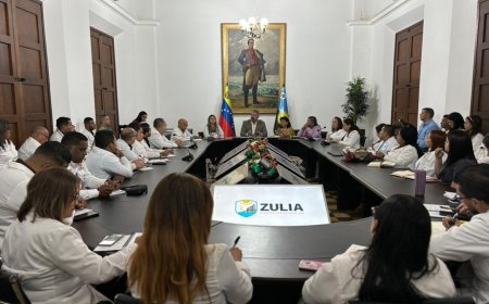 Luis Caldera busca consolidar rutas de atención en 2026: Se reunió con Estado Mayor de Salud