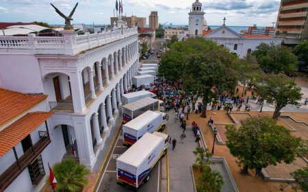 Luis Caldera entregó 8 camiones para la consolidación del Programa Alimentario Escolar Bolivariano