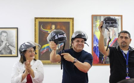 ¡Más seguridad! Alcaldía de Maracaibo entregó cascos a 100 de sus trabajadores motorizados
