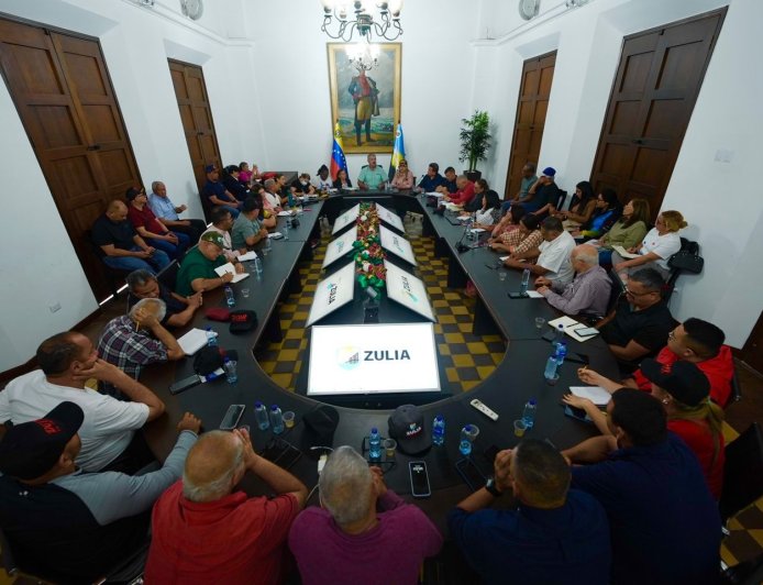 Gobernador crea comisiones para garantizar operatividad de áreas prioritarias para atención del pueblo