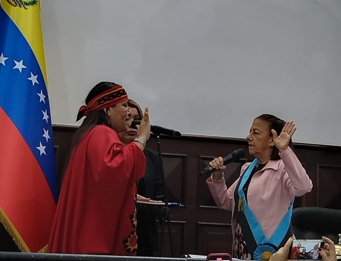 Clez Zulia ratifica a Magdely Valbuena: Se instala nuevo período legislativo 2026-2027