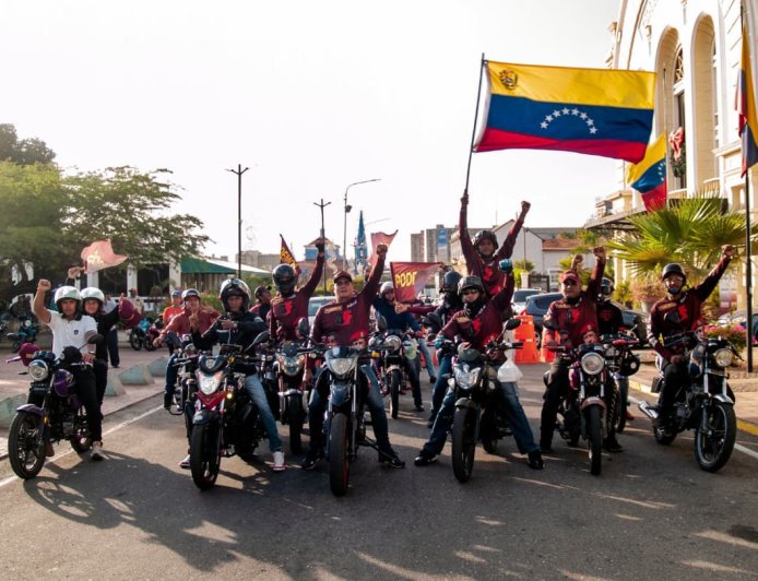 Pueblo zuliano marchó y ofrendó a la Chinita por la liberación del presidente Maduro y Cilia Flores