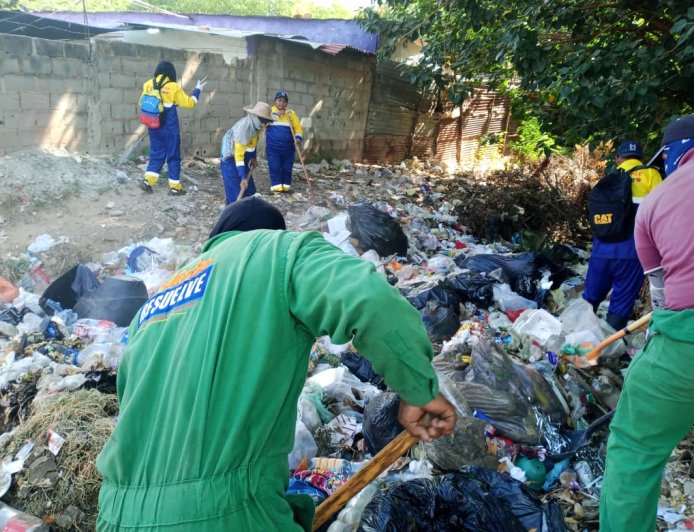 MARACAIBO: Despejados 600 metros lineales de la Cañada Morillo por la Alcaldía