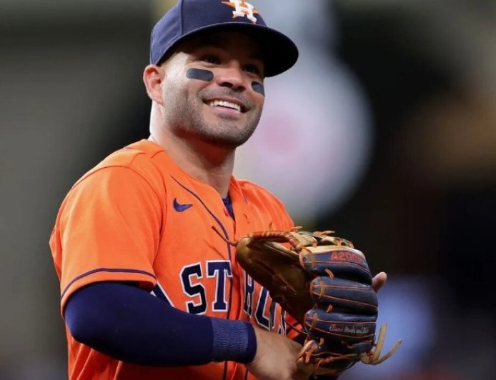 Altuve vuelve en el 2026 como camarero titular
