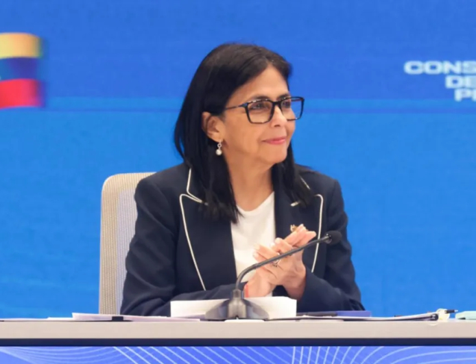 Delcy Rodríguez a Bessent: "Venezuela tiene gobierno y este gobierno obedece al pueblo"