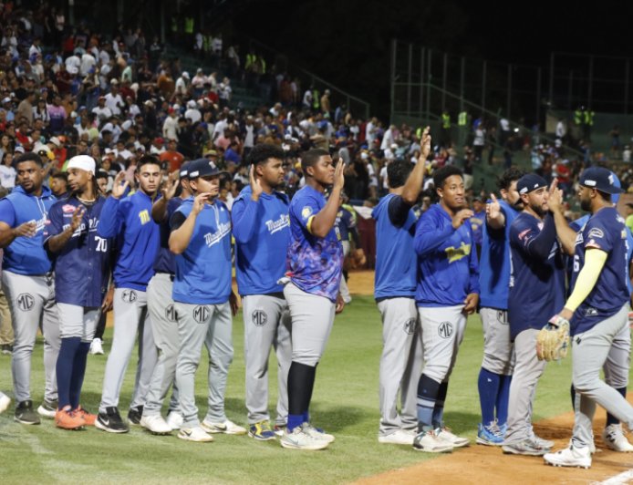 BEISBOL CARIBEÑO: Escogido repitió en Dominicana y Magallanes sigue enrachado 