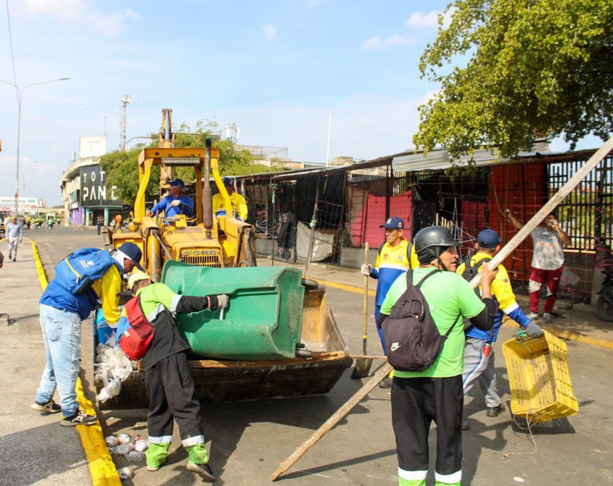 EL CASCO CENTRAL RELUCIENTE: Di Martino lo liberó de 3 mil toneladas de desechos