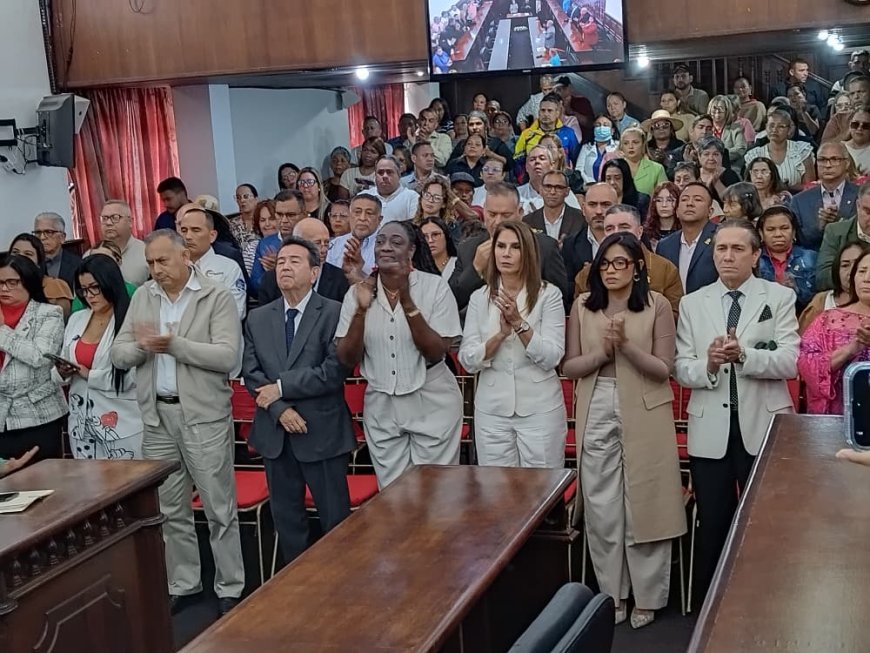 Clez Zulia ratifica a Magdely Valbuena: Se instala nuevo período legislativo 2026-2027