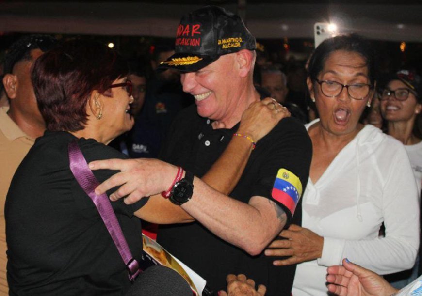 Pueblo marabino sigue activo en vigilia revolucionaria