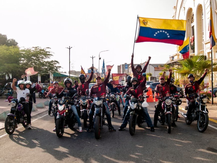 Pueblo zuliano marchó y ofrendó a la Chinita por la liberación del presidente Maduro y Cilia Flores