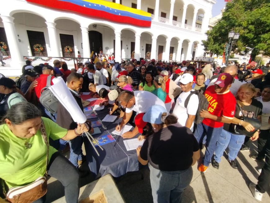 Pueblo zuliano marchó y ofrendó a la Chinita por la liberación del presidente Maduro y Cilia Flores