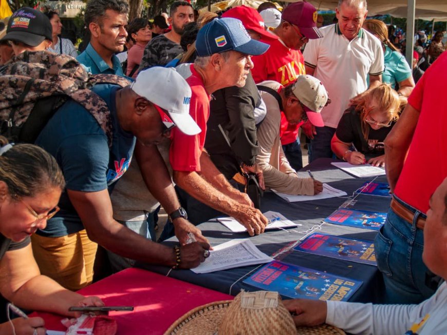 Pueblo zuliano marchó y ofrendó a la Chinita por la liberación del presidente Maduro y Cilia Flores
