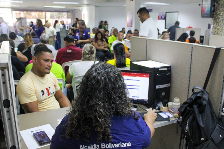 Gremios empresariales y comerciales apoyan políticas tributarias de Sedemat