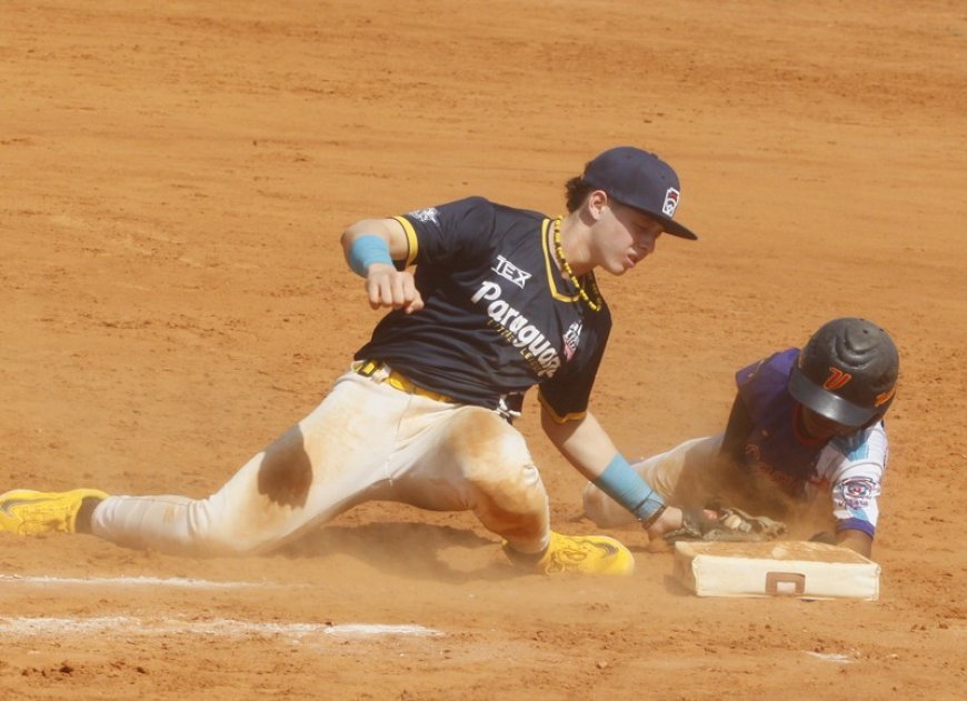 Al terreno para eliminatoria senior de Pequeñas Ligas