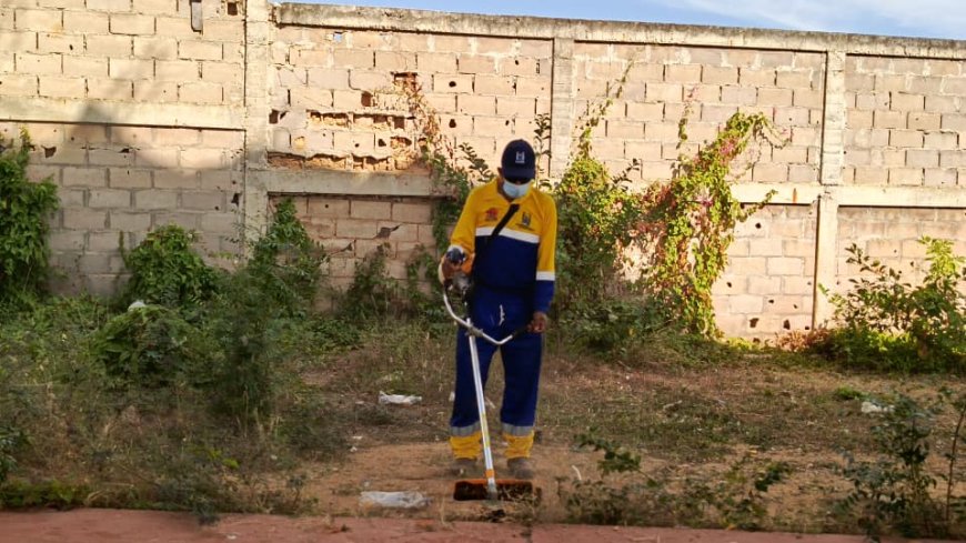 MARACAIBO: Qué cariñazo de limpieza le dio la Alcaldía a la Unidad Educativa Batalla de Boyacá
