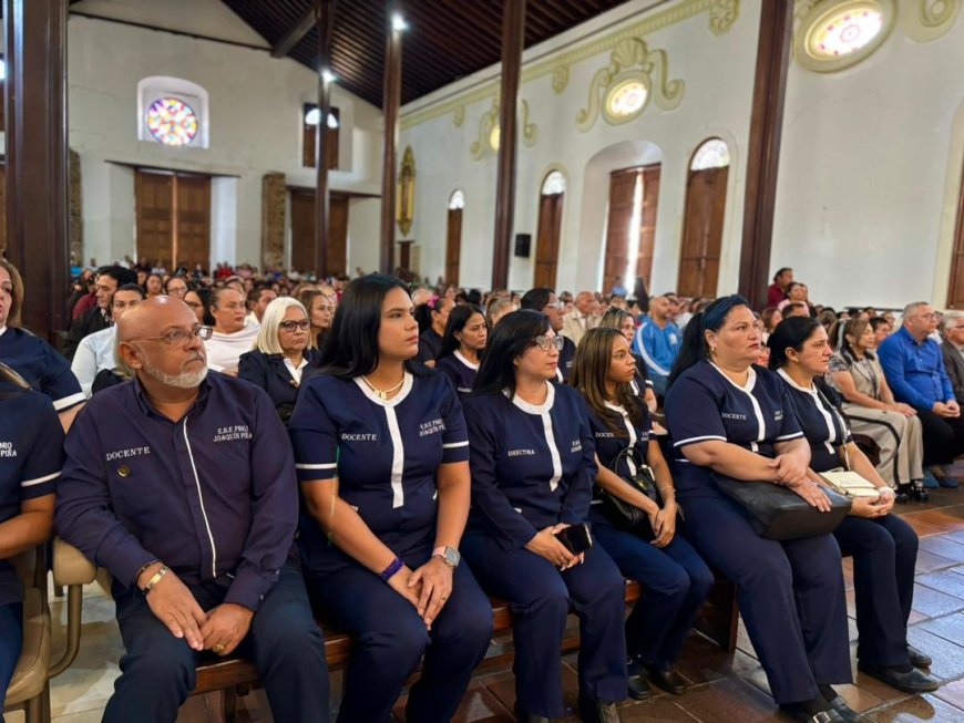Zulia enaltece la labor docente con actos solemnes por el Día del Maestro