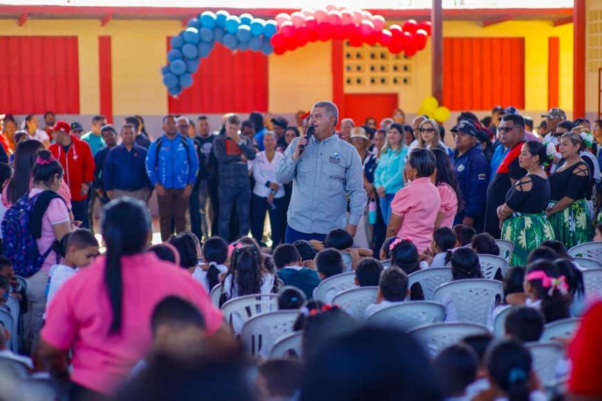 CABIMAS: Luis Caldera y Comuna El Sueño de Chávez entregaron aulas rehabilitadas para 390 niños