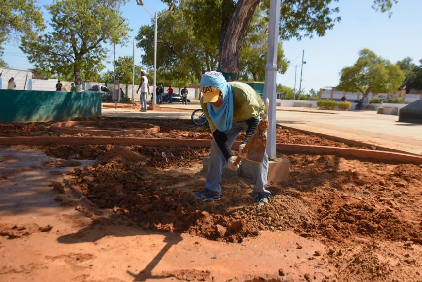 SAN FRANCISCO: Alcaldía inició mantenimiento y adecuación de la Plaza Rafael Urdaneta