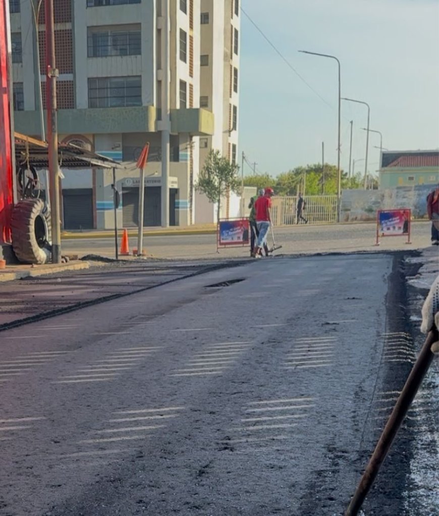 Alcaldía culmina la colocación de mil toneladas de asfalto en el sector Santa Bárbara