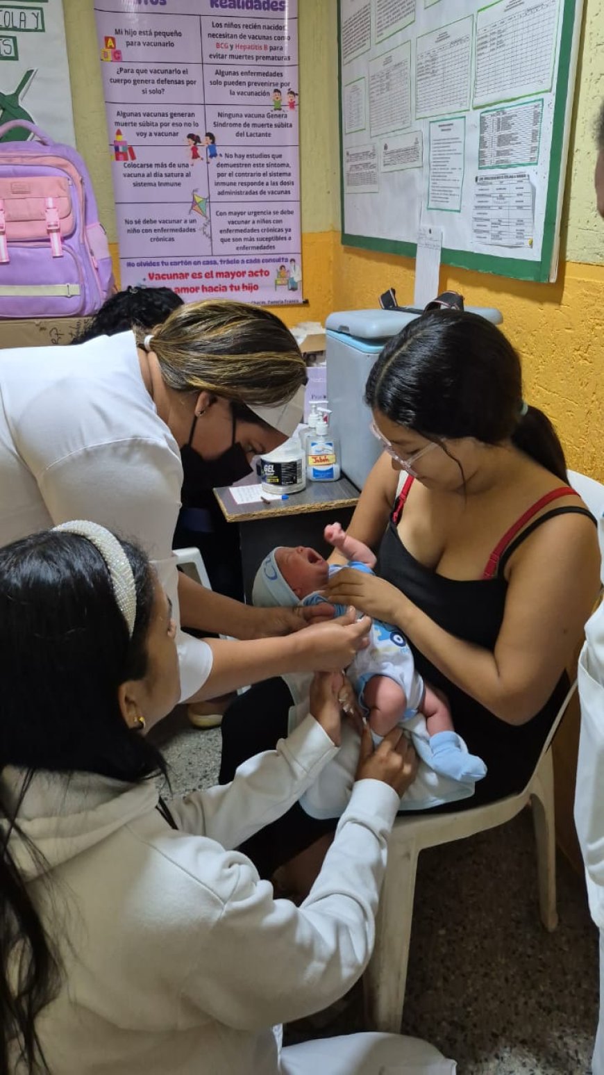 Políticas sanitarias: Alcaldía de San Francisco garantiza esquema nacional de vacunación a niños y niñas