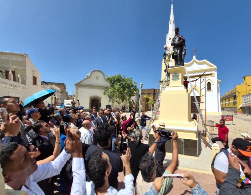 Baralt retornó a su pedestal de honor restaurado por el Plan Rector de Protección del Patrimonio del Zulia