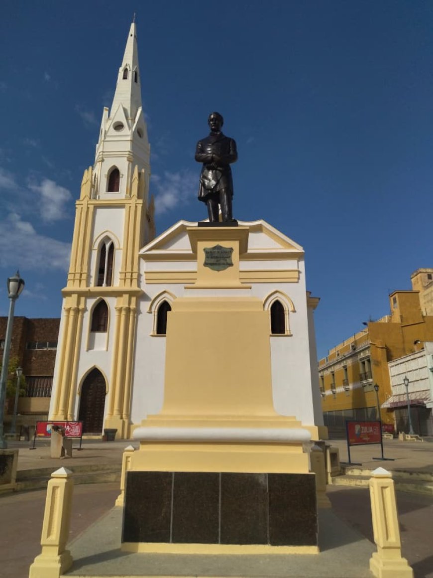 Baralt retornó a su pedestal de honor restaurado por el Plan Rector de Protección del Patrimonio del Zulia