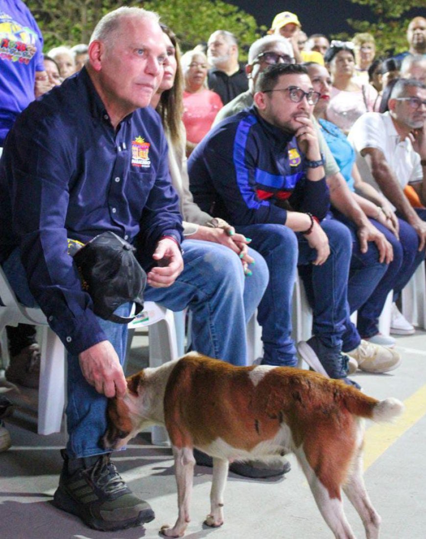 Alcalde Di Martino entregó plaza en memoria al revolucionario “Jean Carlos Martínez"