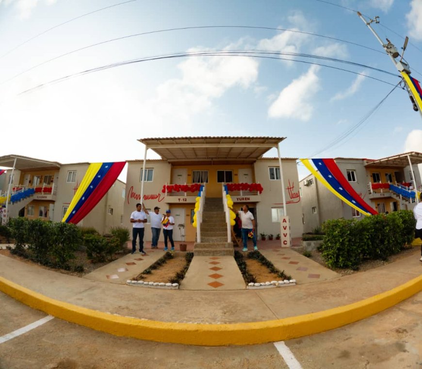 En Corazón de mi Patria, 16 familias recibieron las casas que construyeron