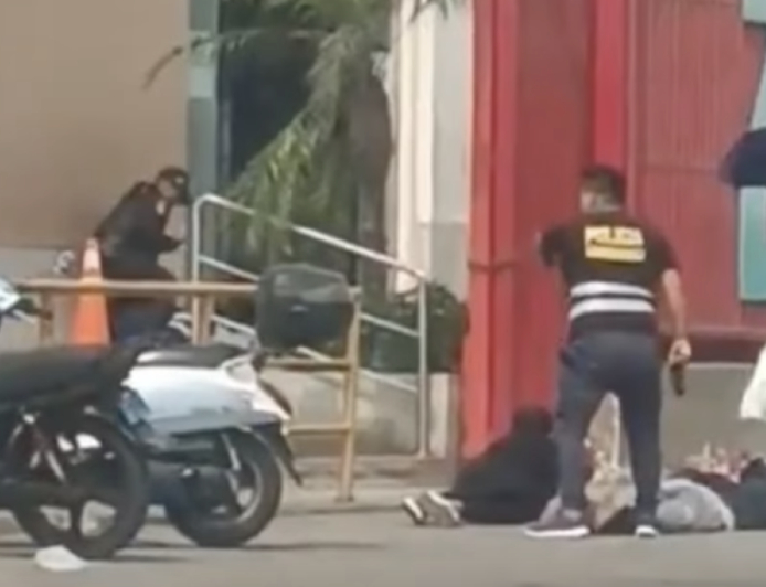 Vestidos de obreros intentaron robar un banco: Cayeron dos venezolanos