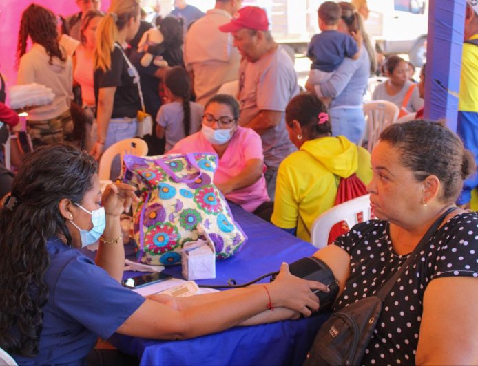 ¡Atendidas 3.500 familias! Alcaldía de Maracaibo llegó a El Gaitero con las jornadas integrales 