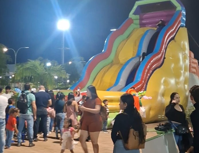 Velada espectacular en el Parque Ana María Campos