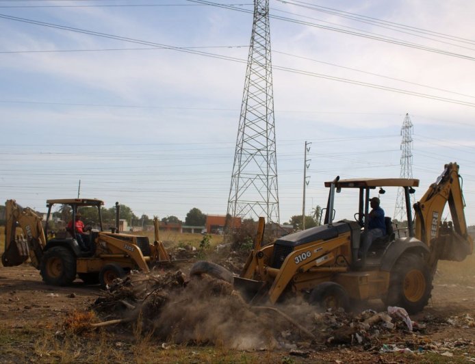 MARACAIBO: Alcaldía inició mantenimiento preventivo en líneas de transmisión eléctrica