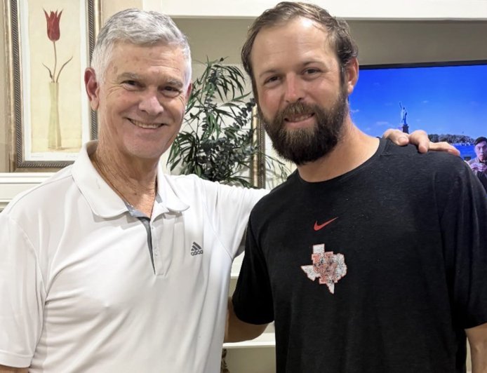 ¡Qué grande es el amor de padre! Dickie Thon le dona un riñón a su hijo para salvarlo