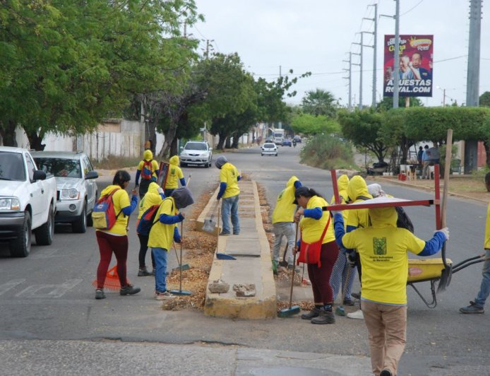 Parroquia Raúl Leoni Corredor vial La Rotaria-Modines saneado por Alcaldía de Maracaibo