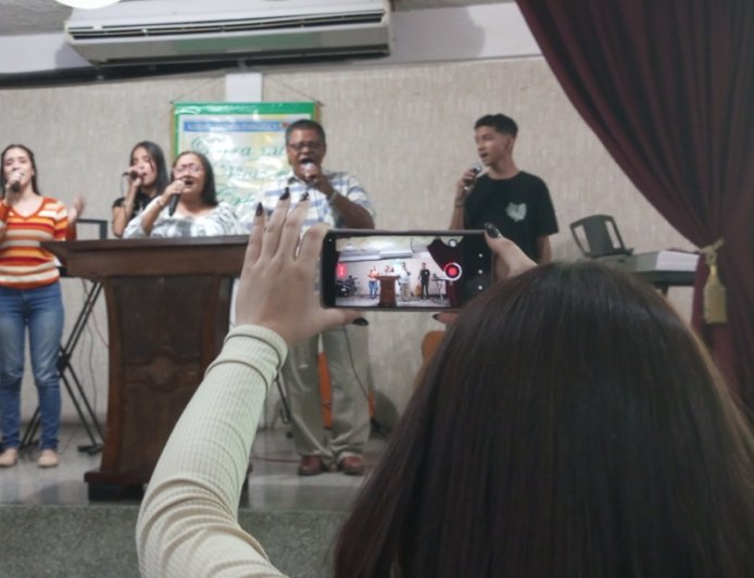 Una"Noche de acción de gracia y adoración a ti, Dios" 