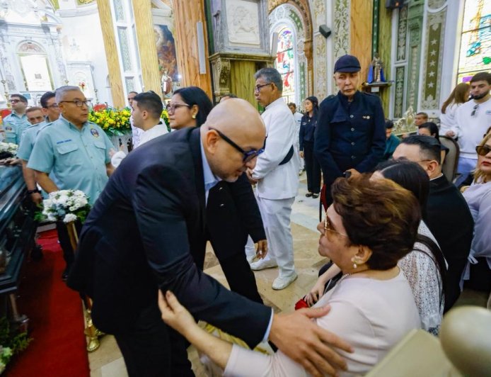 El Zulia despidió a "El Poeta Diamantino”, Renato Aguirre, con honores de Estado ante La Chinita