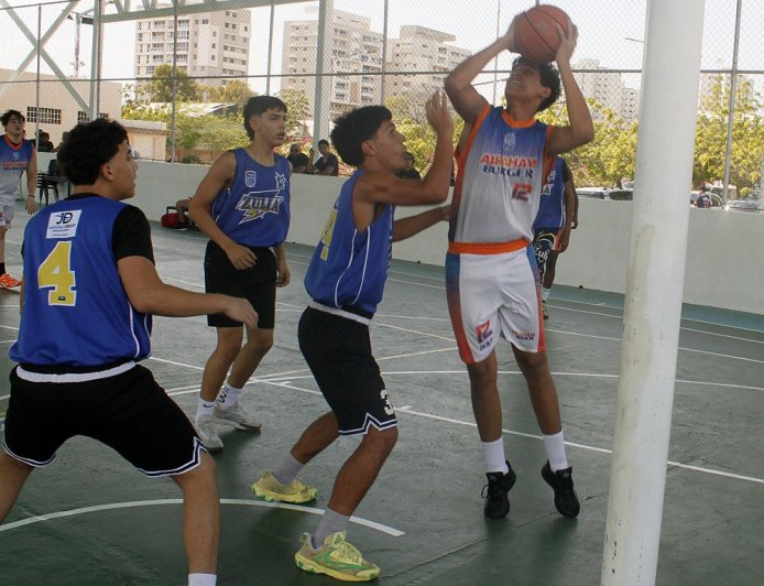 LUZ contundente en Festival Deportivo de la URU