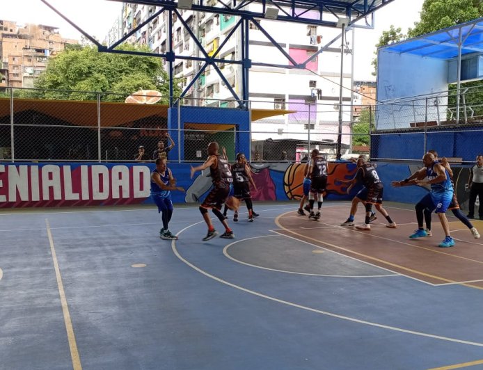 Este sábado 21 en el 23 de Enero  Con cuatro candentes encuentros arranca el básket máster