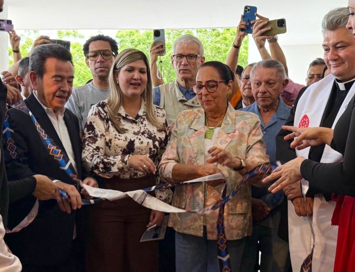 Primera Dama del Zulia acompañó reinauguración de la Galería de Arte Julio Árraga