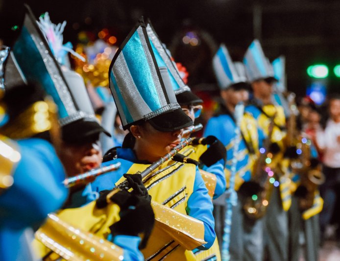 San Francisco desbordó alegría en el Gran Desfile de la Octavita de los Carnavales Felices