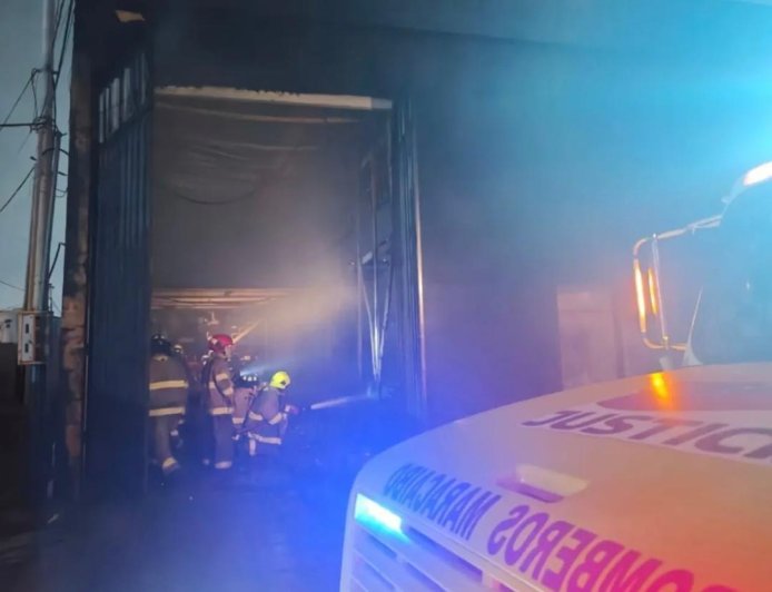 Alcaldía de Maracaibo neutralizó incendio en el sector Panamericano