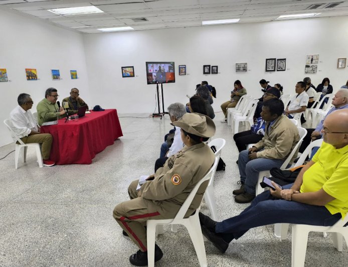 Realizaron conversatorio "Angostura, más que un Discurso"